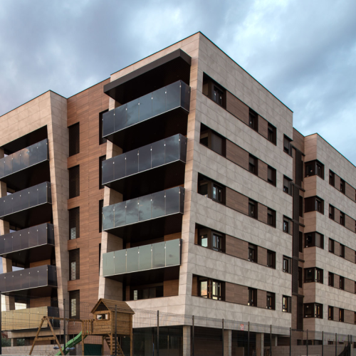 FACHADAS-CASAS-MODERNAS-GRESPANIA-GEA-Y-GRESPANIA-PATAGONIA-1024x763